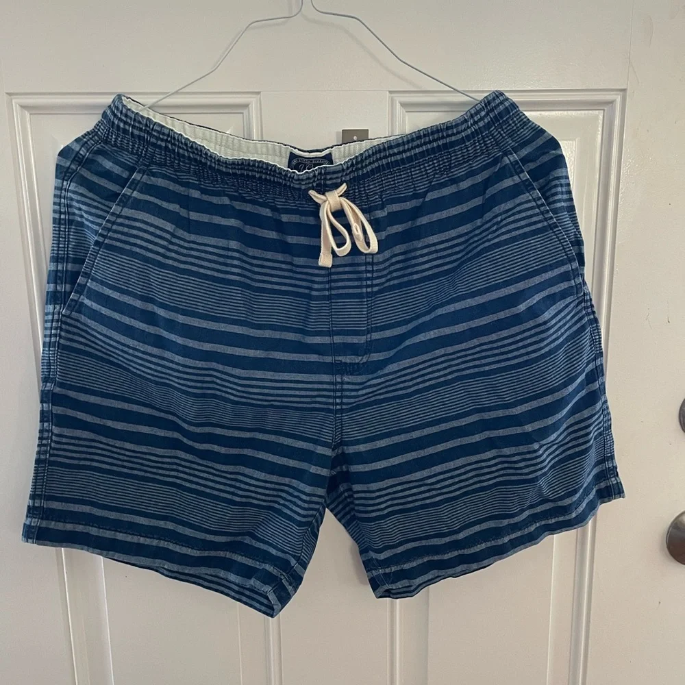 J.Crew men’s shorts, navy blue and light blue stripes new with tags - Picture 1 of 4